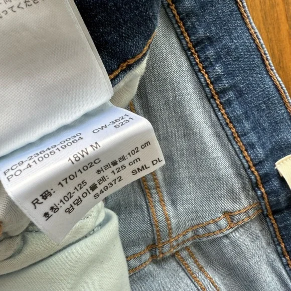 Levi's Women's Classic Bootcut Jeans - Picture 8 of 9